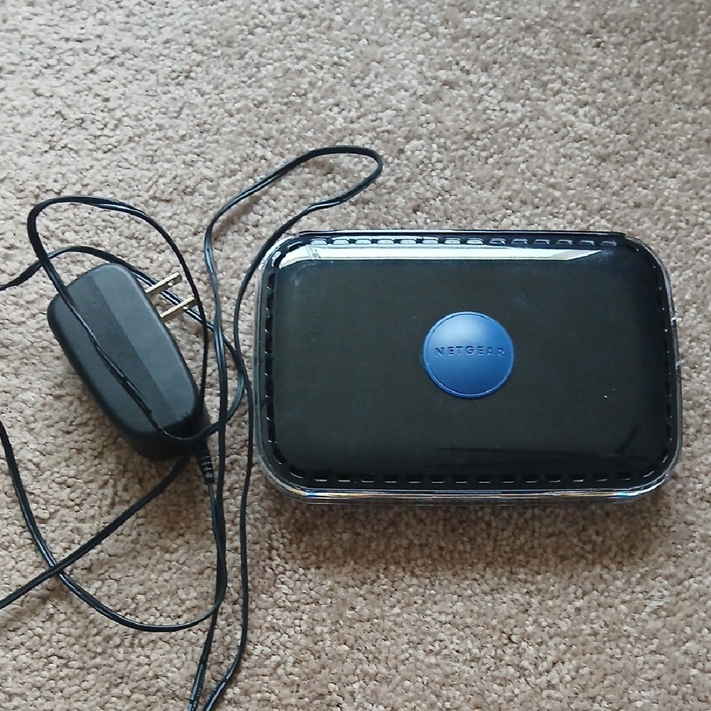 Netgear Black Router with Blue AccentNetgear N600 Dual Band Wi-Fi Router WNDR340